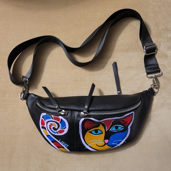 Hand painted Fanny Pack - Picture 3 of 12